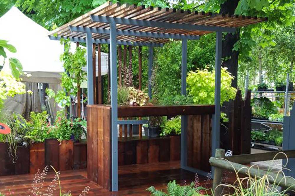 Pergola en bois de châtaignier