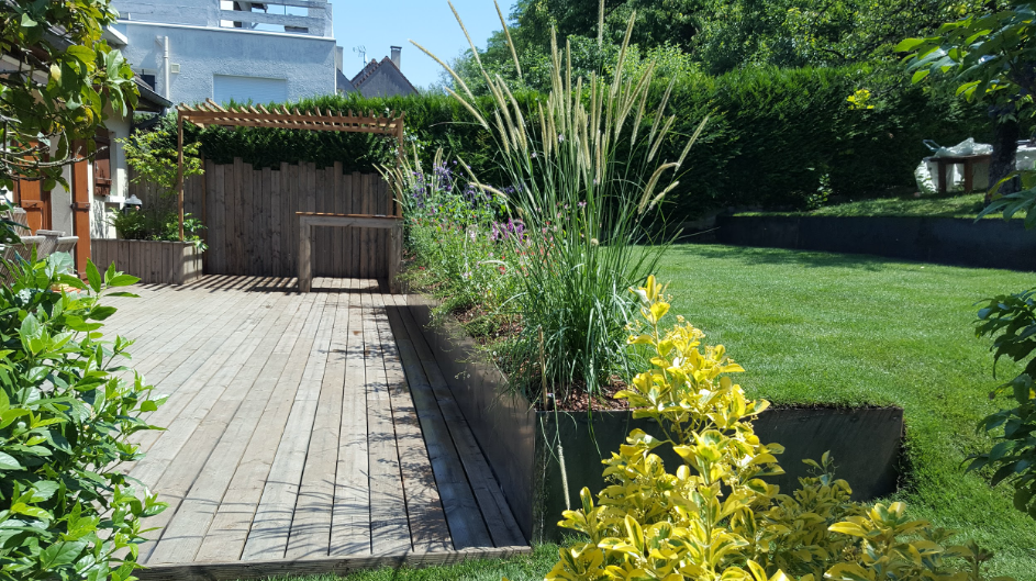 Aménagement d'un jardin en pente - Touraine Nature