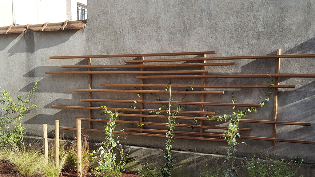 Treillage décoratif en bois de châtaignier